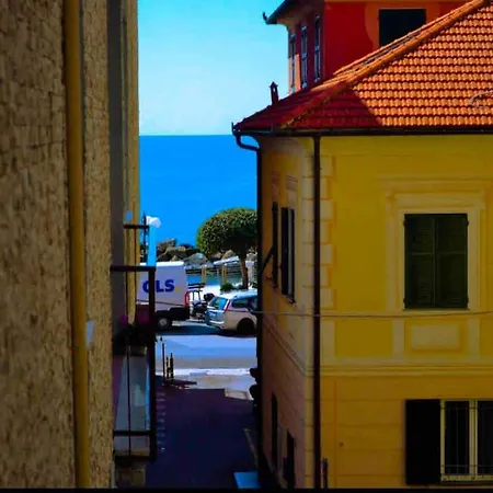 House Of The Sea * Chiavari